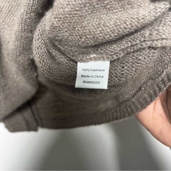 Subtle Luxury Women 100% Cashmere Sweater Medium Chocolate Brown Academia Cardig - Picture 9 of 9